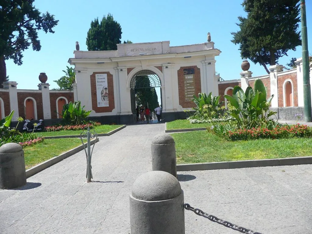 General view, I Papiri, Naples