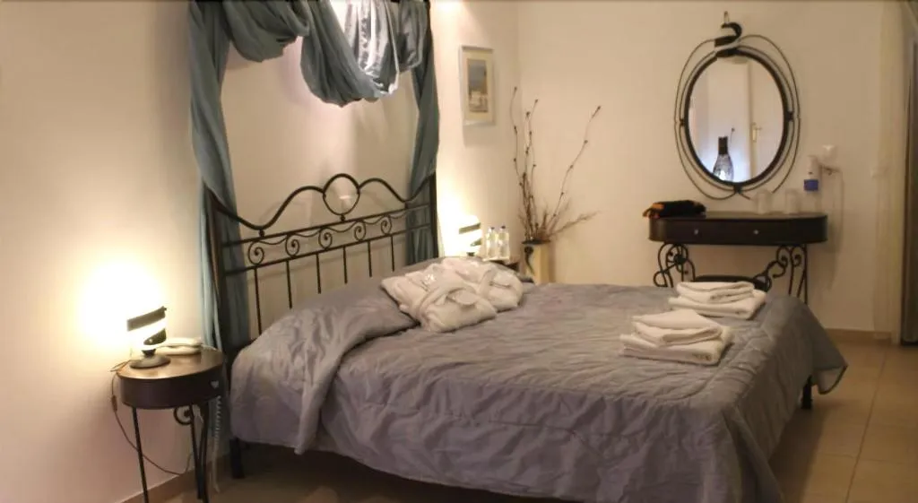Room, Chez Sophie Rooms And Suites, Santorini