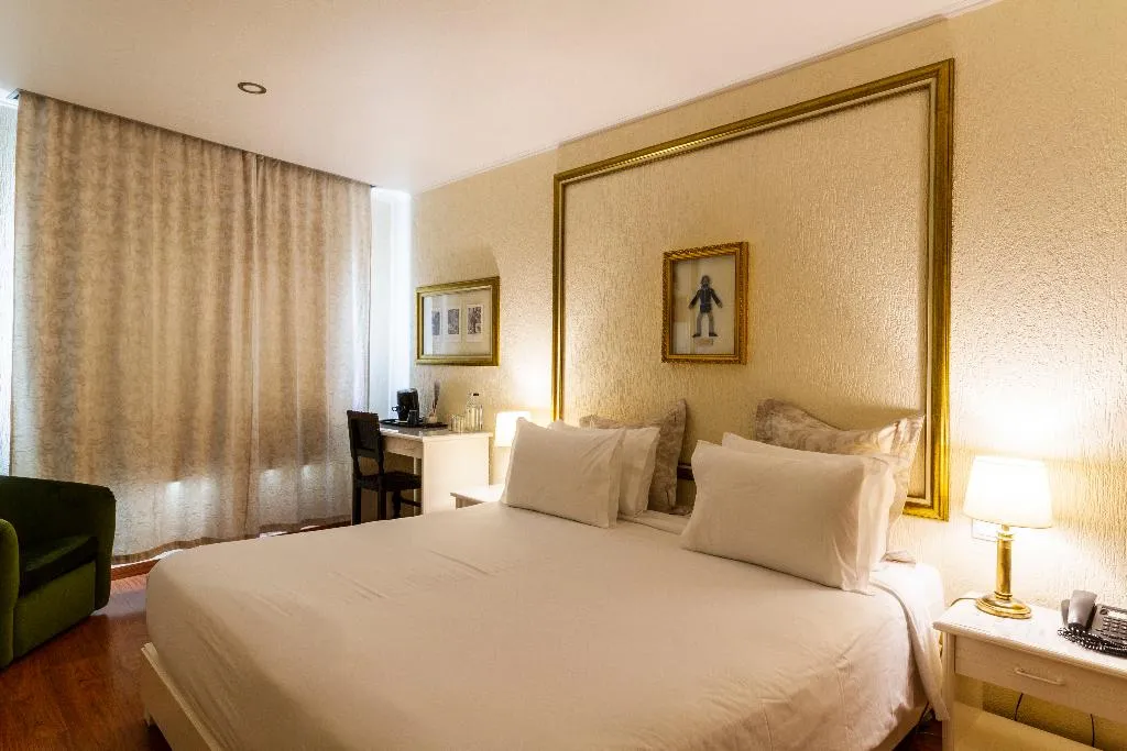 DOUBLE BASIC Room, A.S. Lisboa, Lisbon