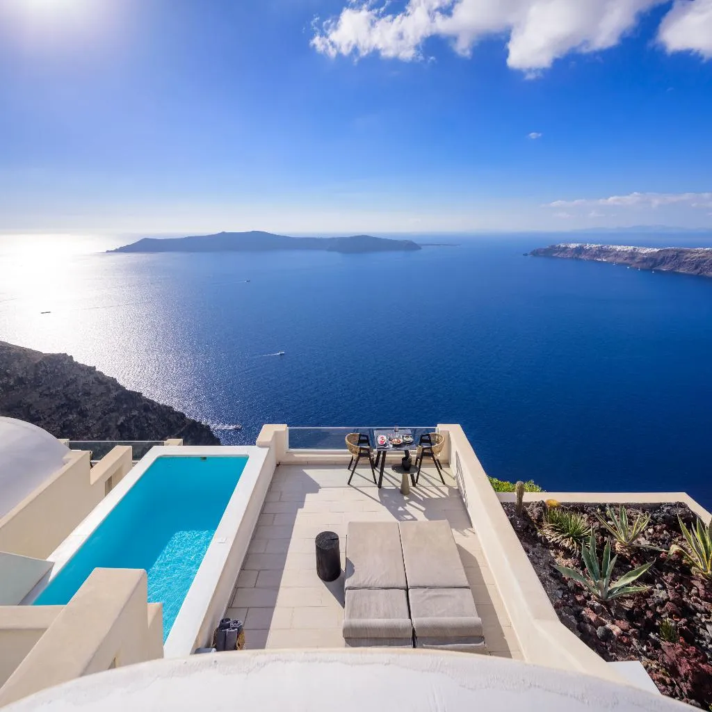 SUITE DELUXE WITH PRIVATE POOL Room, Andromeda Villas, Santorini