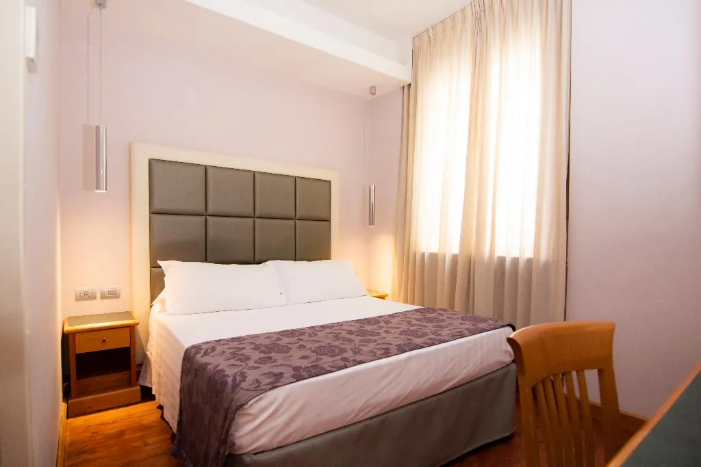 DOUBLE ECONOMY Room, Giolli Nazionale, Rome