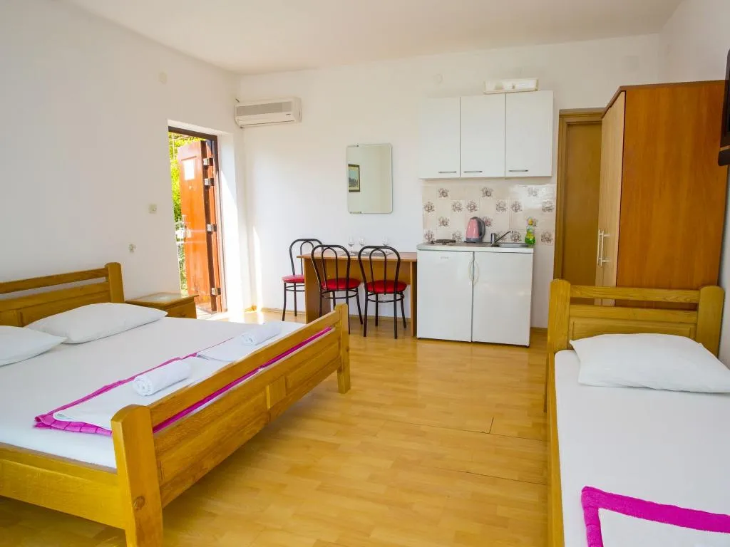 STUDIO CAPACITY 3 Room, Boris, Split
