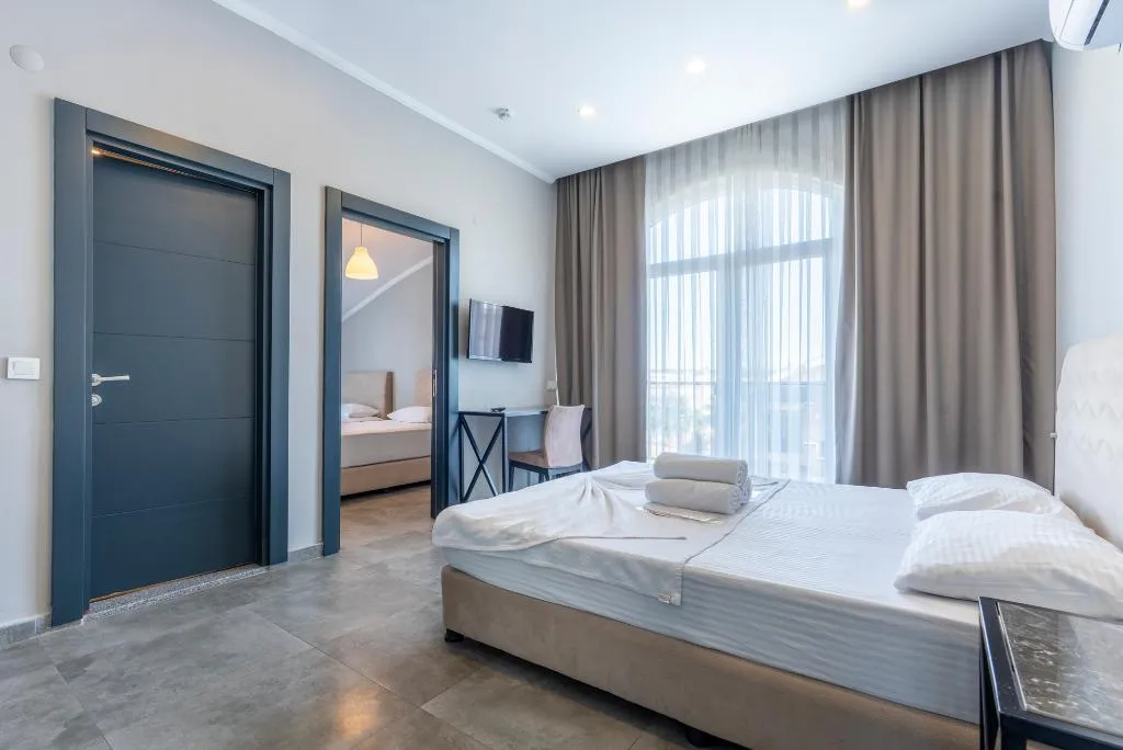 FAMILY ROOM CAPACITY 4 Room, Lara Beach Homes, Antalya