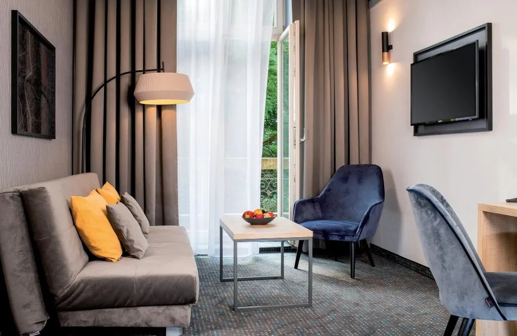 SUITE WITH DOUBLE BED Room, Leonardo Boutique Hotel Krakow Old Town, Krakow