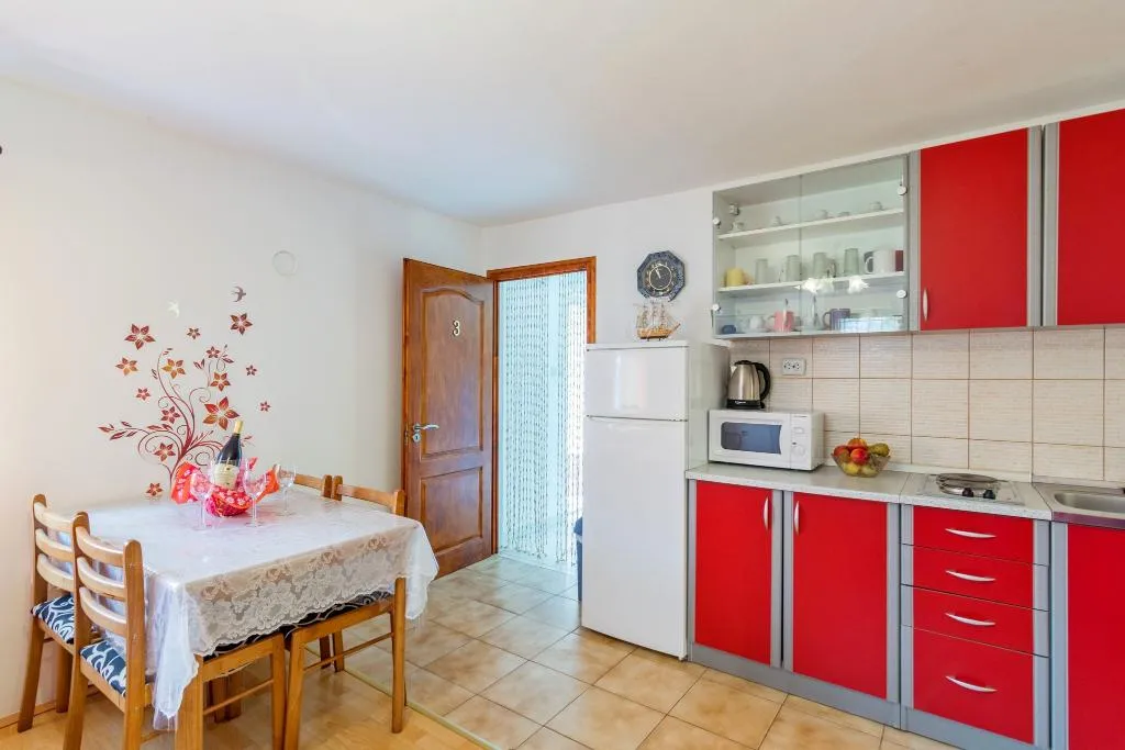 APARTMENT CAPACITY 2 Room, Apartments Silvija, Istria