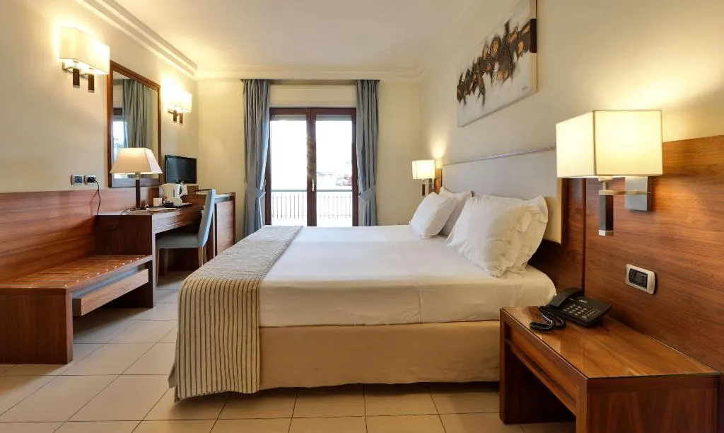 Room, Suites & Residence Hotel, Naples
