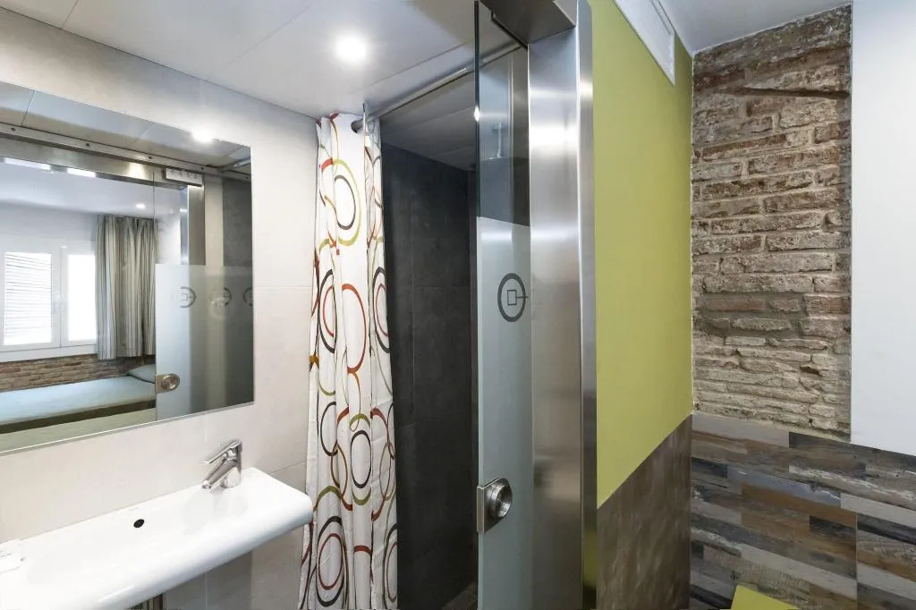 Room, Pensión Miami, Barcelona