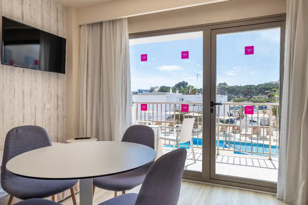 APARTMENT CAPACITY 5 Room, Leonardo Royal & Suites hotel Ibiza Santa Eulalia, Ibiza