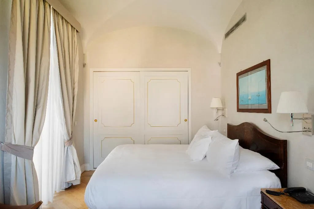 Double or Twin DELUXE Room, Grand Hotel Cocumella, Naples