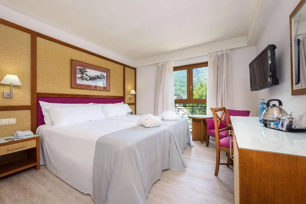 Room PREMIUM Room, Vielha Val d’Arán Affiliated by Melia, Costa Brava