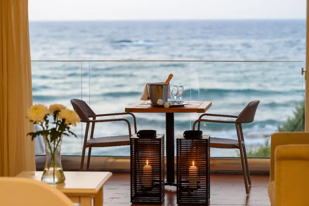 Double or Twin SUPERIOR BEACH FRONT Room, Alexander Beach Hotel & Village Resort, Crete