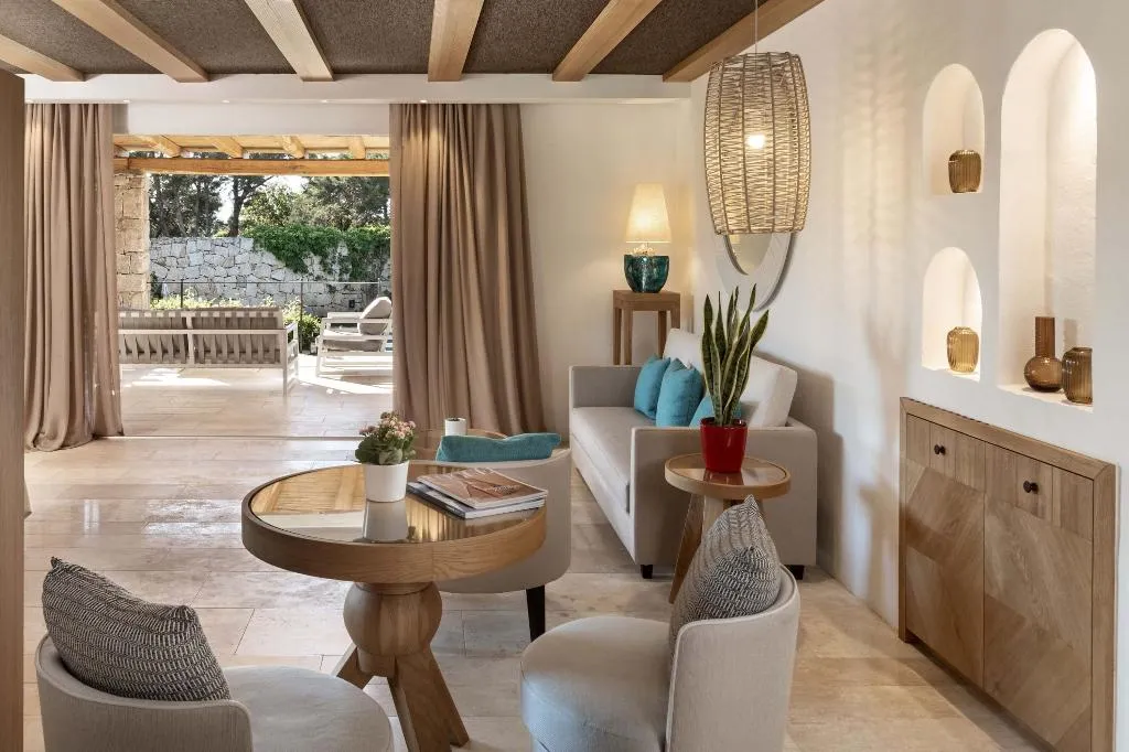 SUITE POOL VIEW Room, Grand Relais dei Nuraghi, Olbia