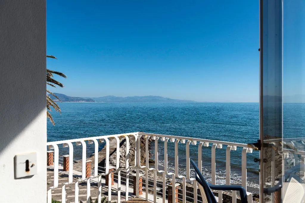 DOUBLE SUPERIOR SIDE SEA VIEW Room, Maga Circe, Rome