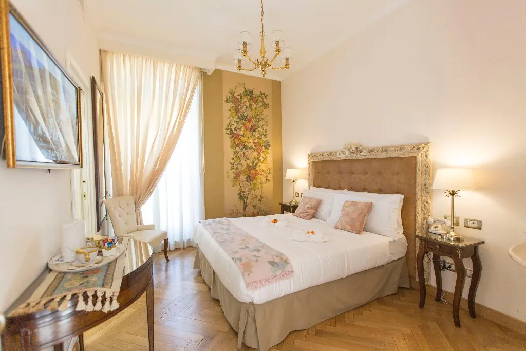 DOUBLE DELUXE WITH BALCONY Room, Royal Suite Trinità dei Monti, Rome
