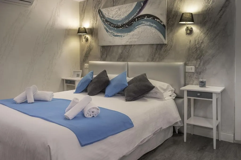 Room, Delsi Suites Pantheon, Rome