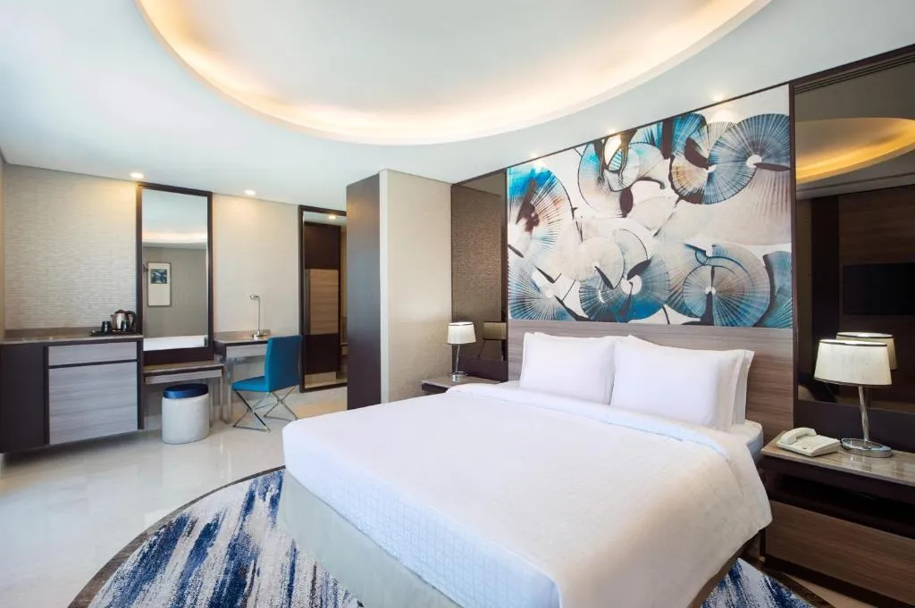 DOUBLE DELUXE KING BED Room, Grand Mercure Business Bay, Dubai