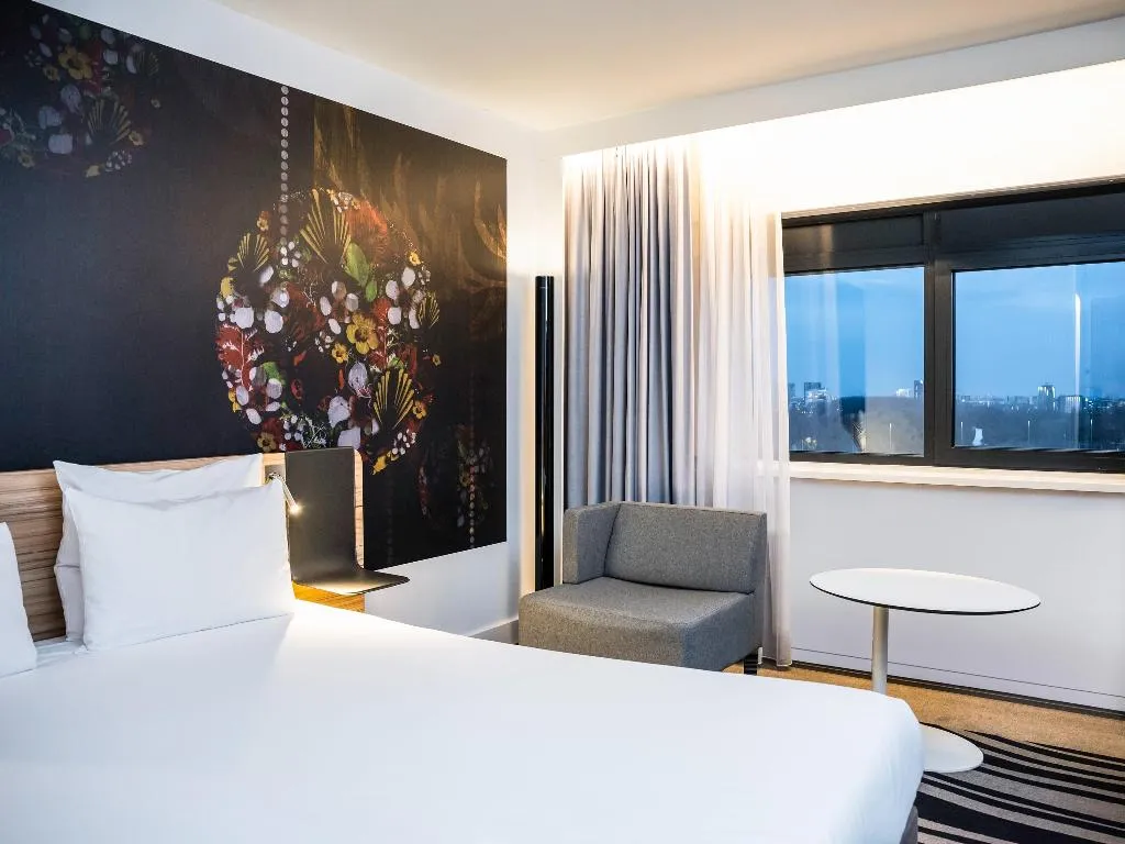 Room, Novotel Amsterdam City, Amsterdam
