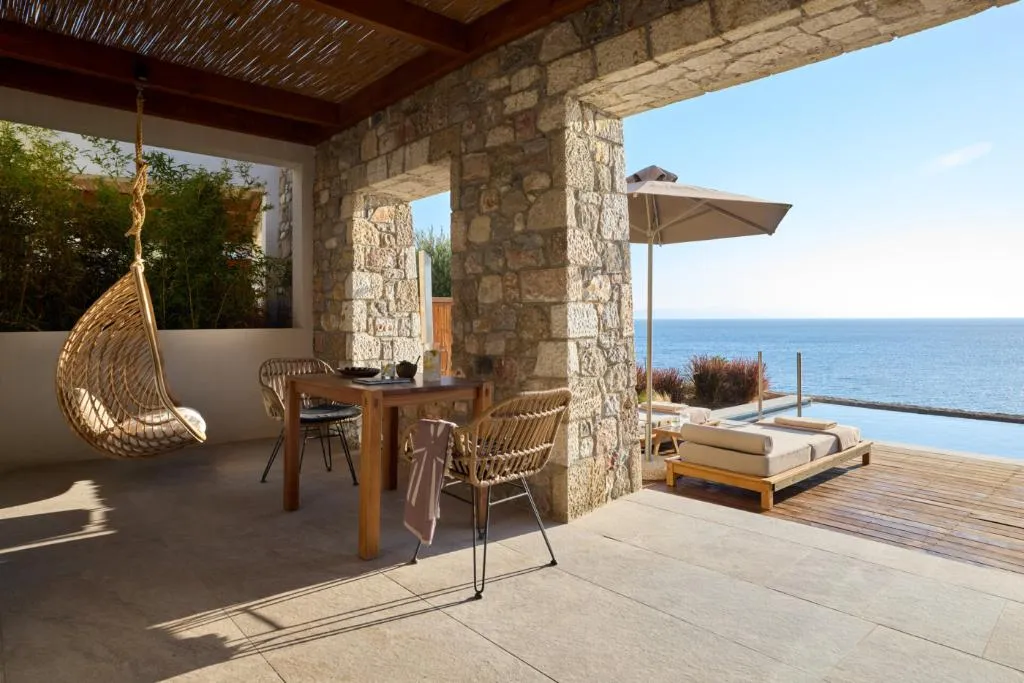 SUITE WITH PRIVATE POOL Room, KOIA all-suite Wellbeing Resort, Kos