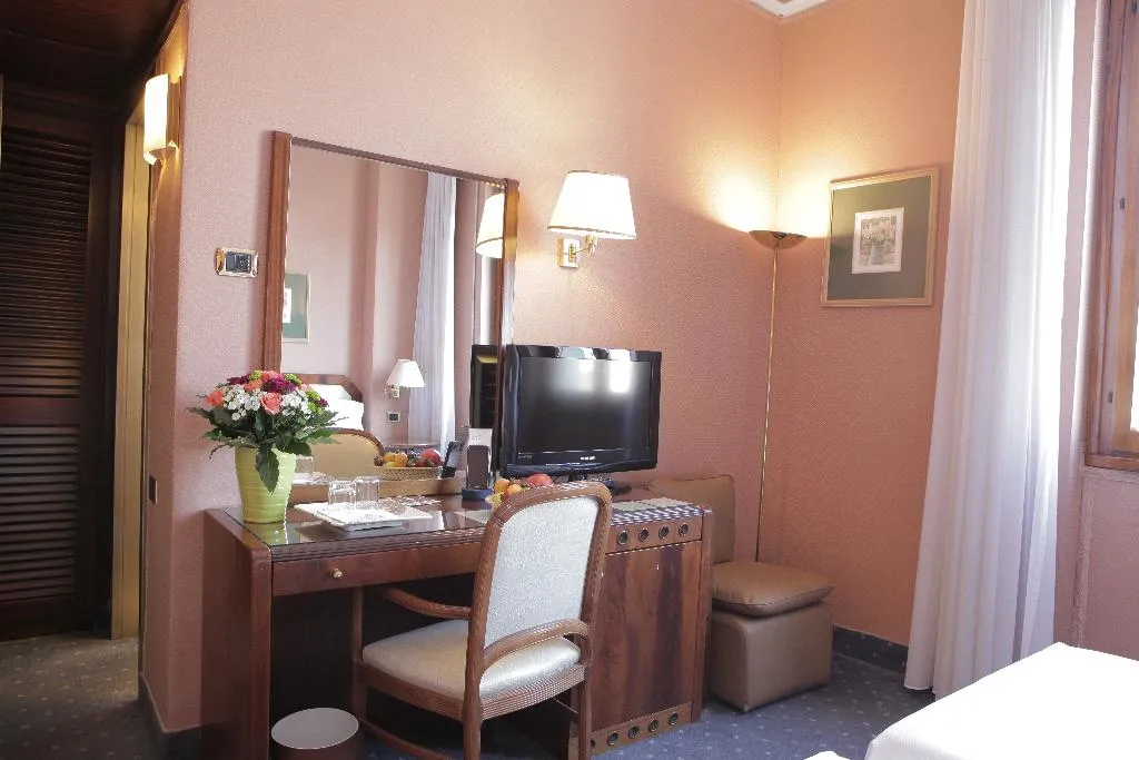 Room, Bristol Hotel, Milan