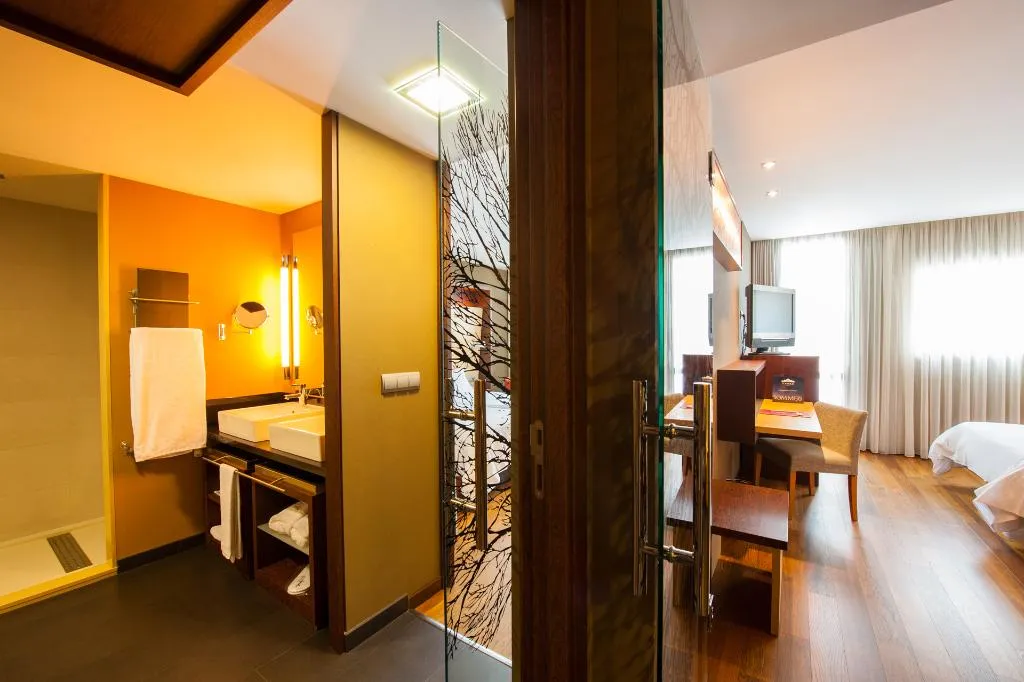 JUNIOR SUITE STANDARD Room, SOMMOS Hotel Aneto, Barcelona