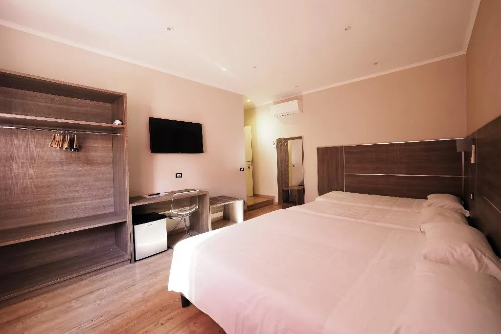 QUADRUPLE STANDARD Room, Osimar, Rome