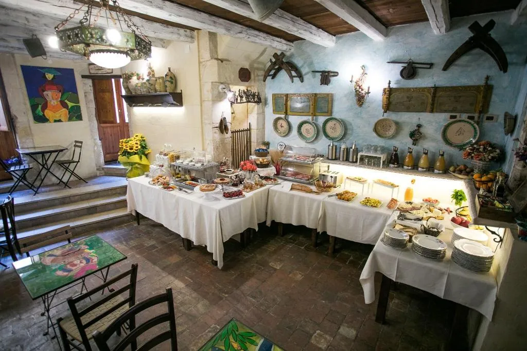 Restaurant, Charme Henry S House, Catania