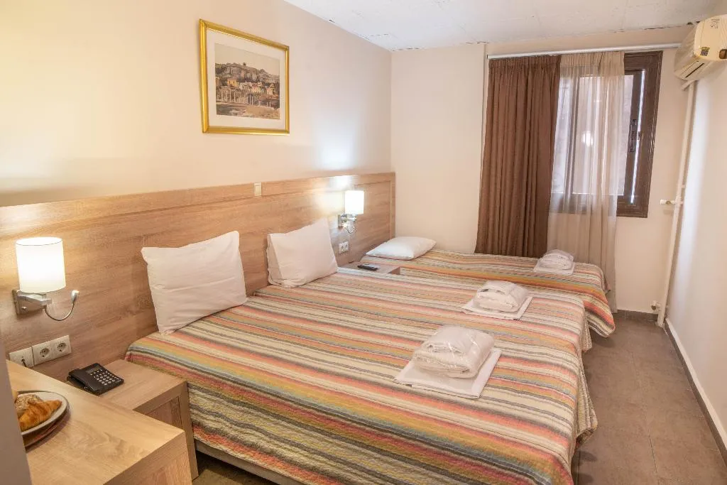 TRIPLE STANDARD Room, Anita, Athens