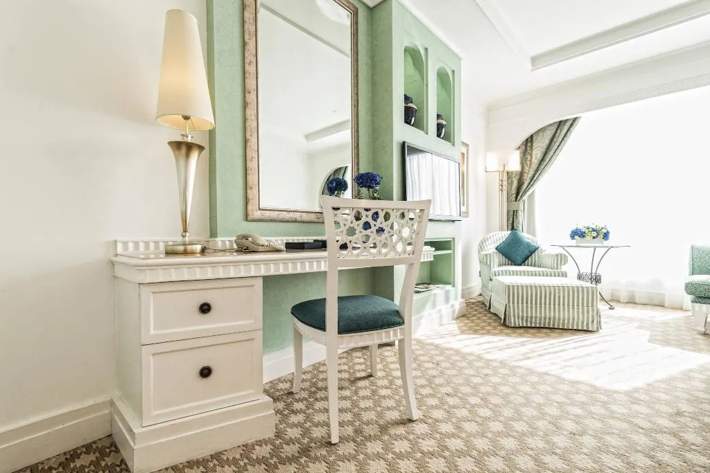 Room, Habtoor Grand Resort, Autograph Collection, Dubai