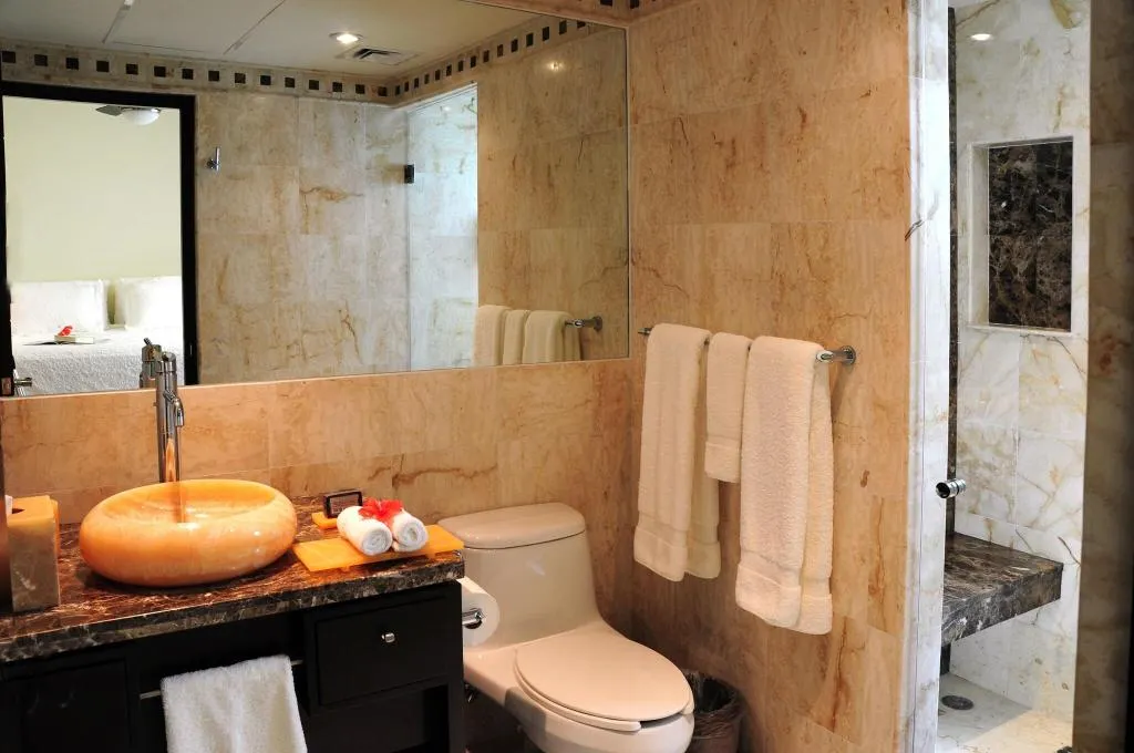TWIN DELUXE Room, El Taj Ocean Front and Beachside Condo Hotel, Playa Del Carmen