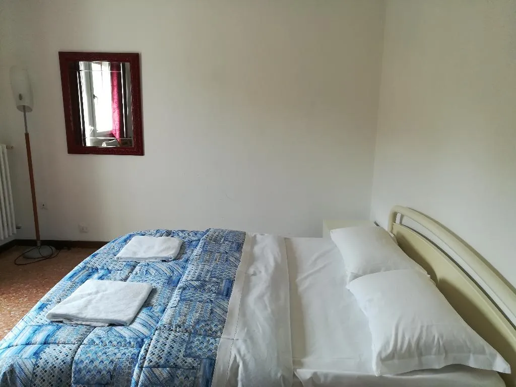 Room, Venice Garden House, Venice