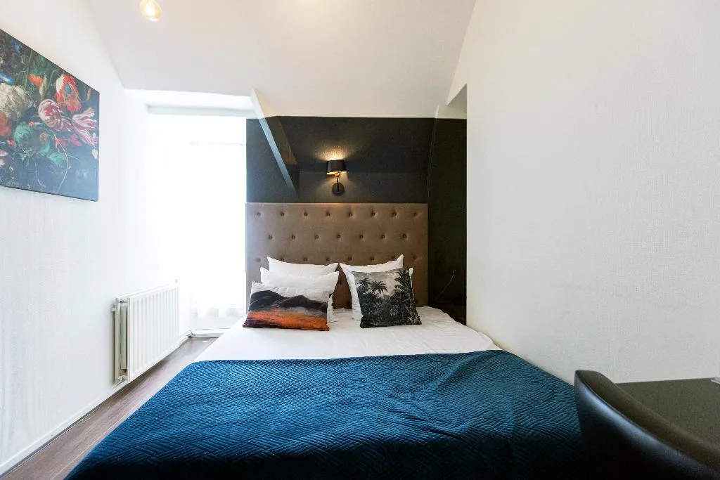 DOUBLE STANDARD Room, Quentin England Hotel, Amsterdam