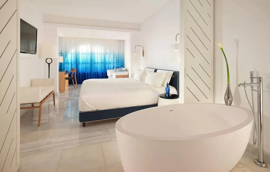 SUITE SEA VIEW WITH PRIVATE POOL Room, Mykonos Grand Hotel & Resort, Mykonos