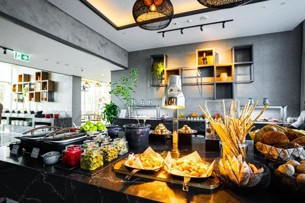 Restaurant, Movenpick Jumeirah Village Triangle, Dubai