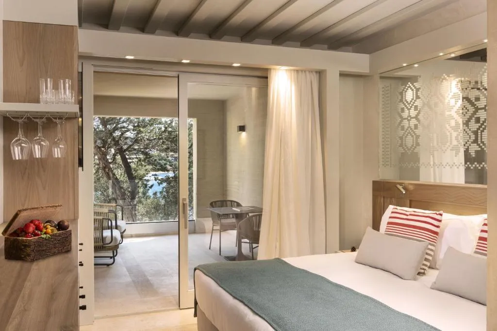 DOUBLE GARDEN VIEW KING BED Room, 7pines Resort Sardinia Destination By Hyatt, Olbia
