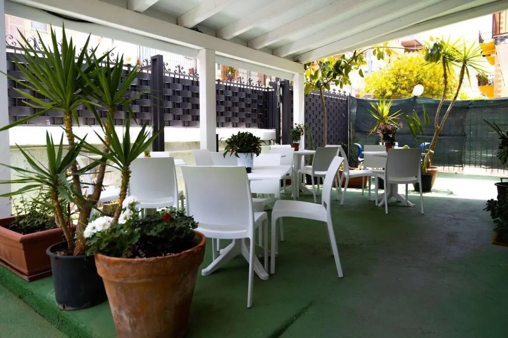 Terrace, Bed & Breakfast Kunesias, Palermo