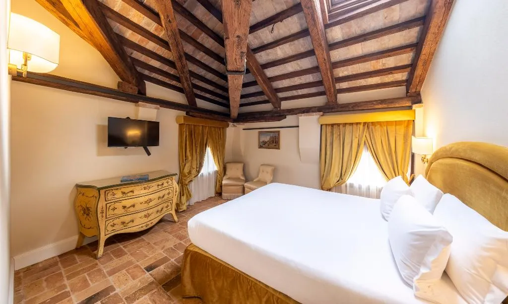 DOUBLE SUPERIOR Room, Hotel Villa Barbarich, Venice