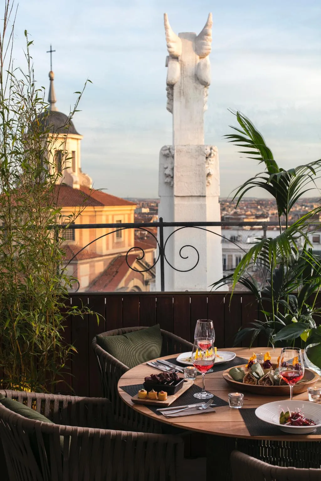 Restaurant, ME Madrid Reina Victoria, Madrid