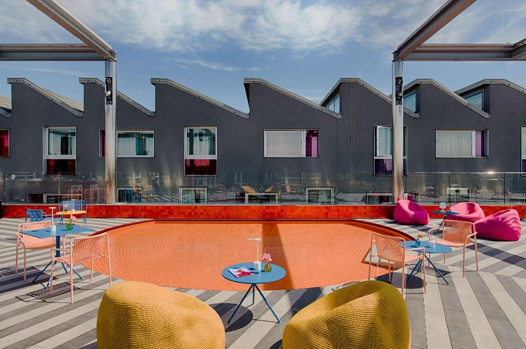 Pool, nhow Milano, Milan