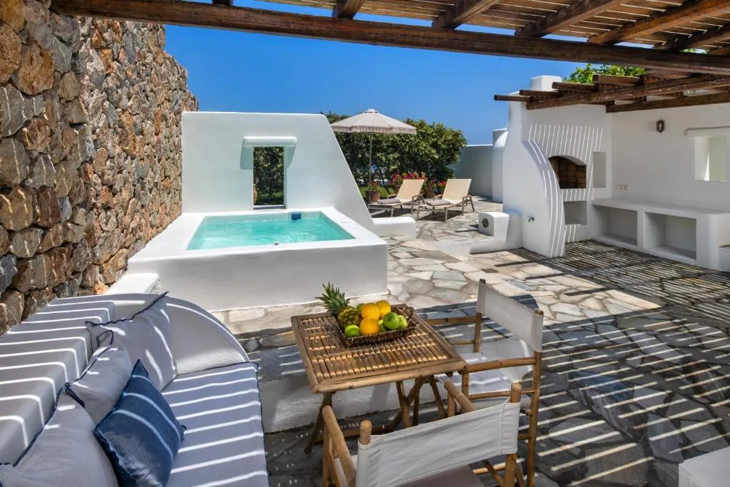 SUITE WITH JACUZZI Room, Anema Boutique Hotel &Villas Santorini, Santorini