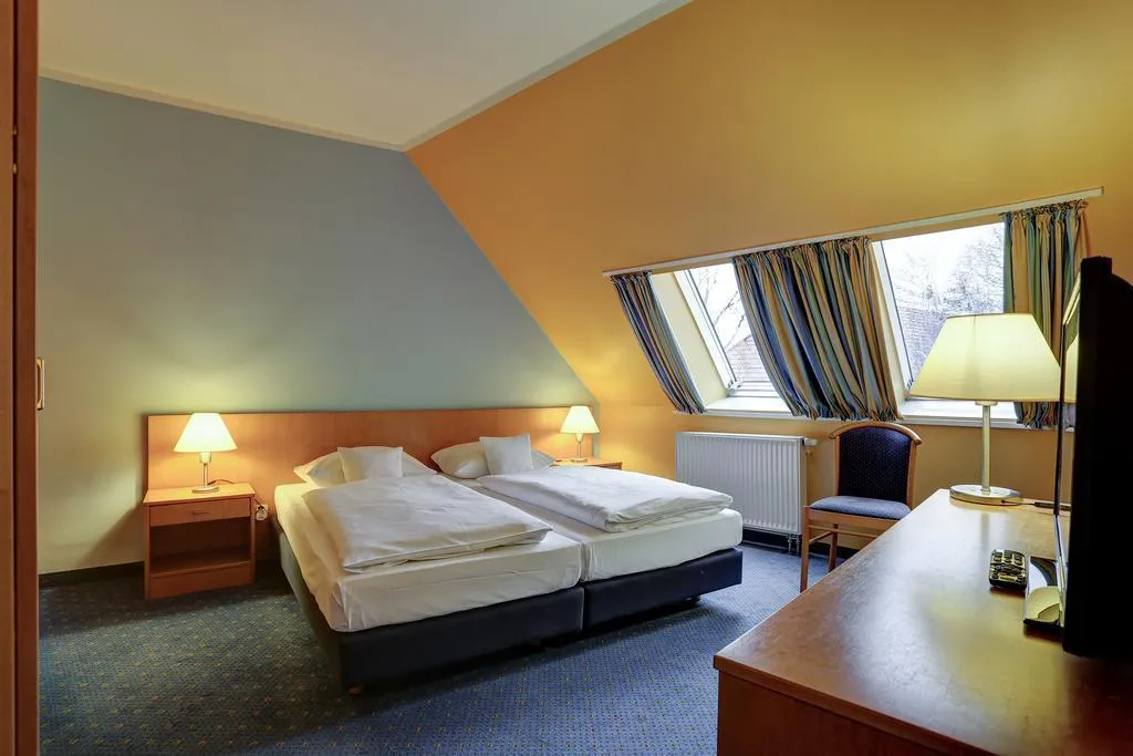 TRIPLE STANDARD Room, Centro Park Hotel Berlin Trademark Collection, Berlin