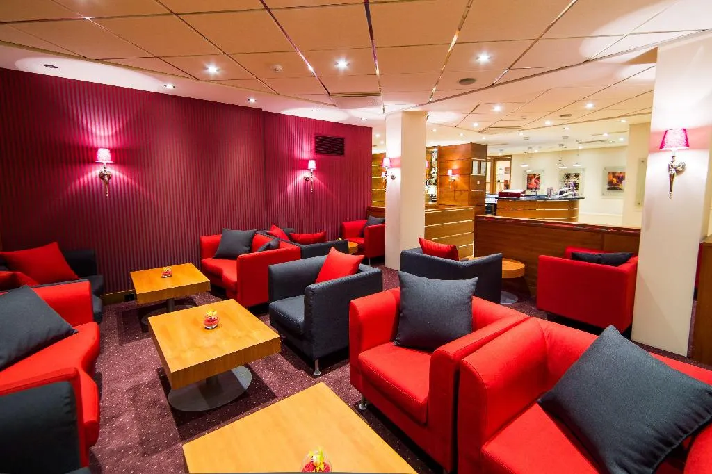 Bar, Radisson Blu Ridzene Hotel, Riga