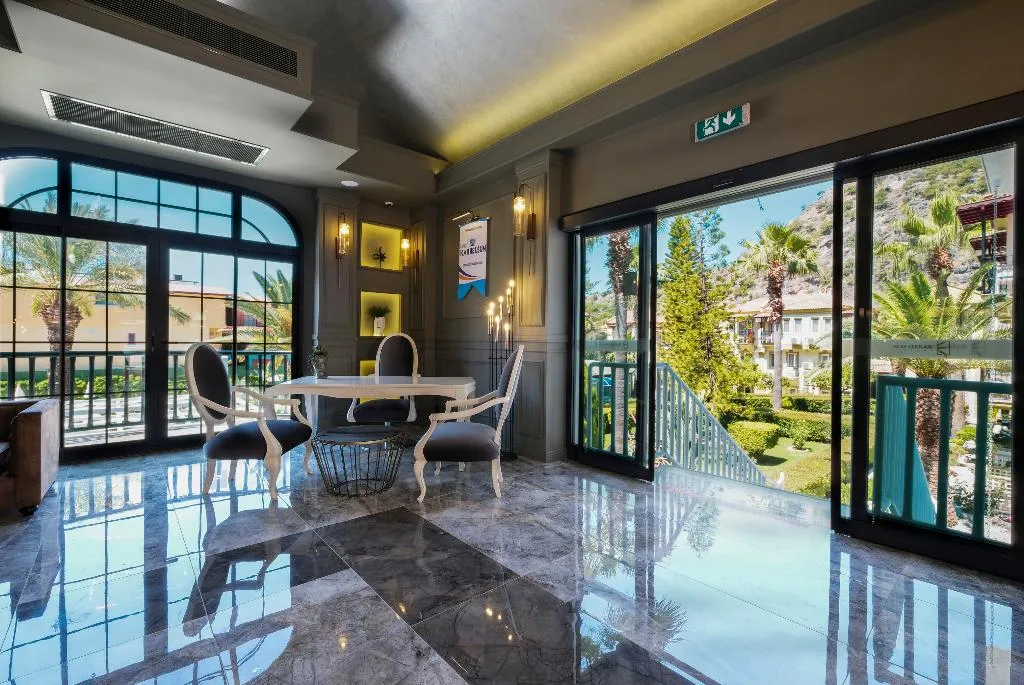 Lobby, Karbelsun, Dalaman