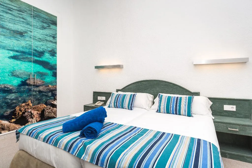 Room, Globales Cala'n Blanes, Menorca