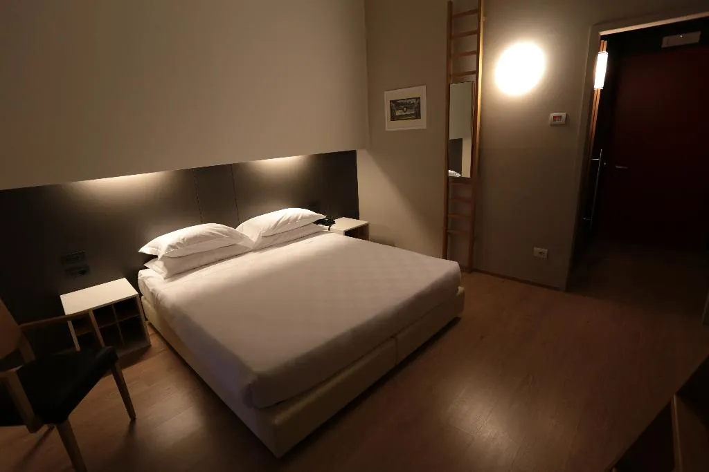 Room, Hotel Osteria della Pista, Milan