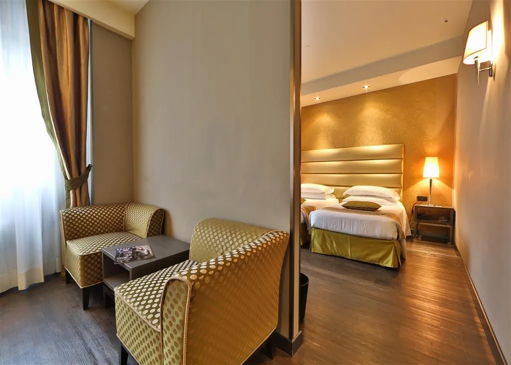JUNIOR SUITE STANDARD Room, Hotel Mozart, Milan