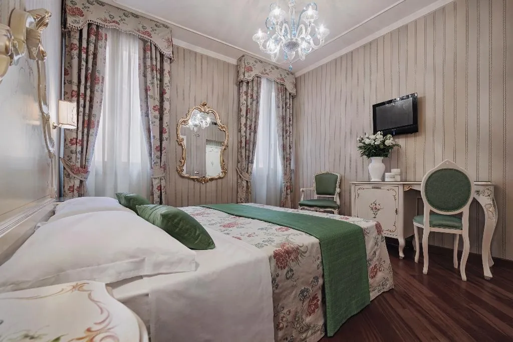 Room, Antica Locanda Al Gambero, Venice