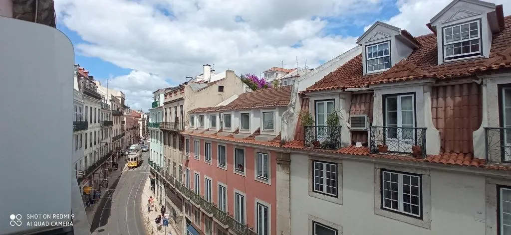 Room, Happy @ Chiado, Lisbon