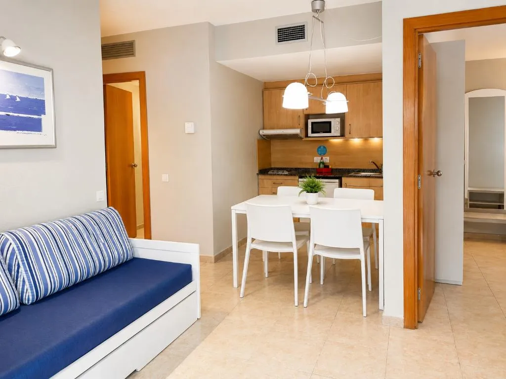 APARTMENT TWO BEDROOMS Room, SunClub Salou, Costa Dorada