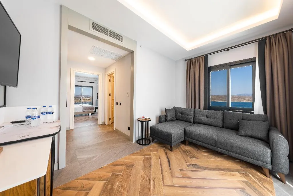 SUITE WITH BALCONY Room, Soliport Hotel & Spa, Izmir