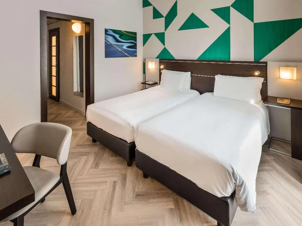 TWIN CLASSIC Room, Mercure Napoli Centro Angioino, Naples